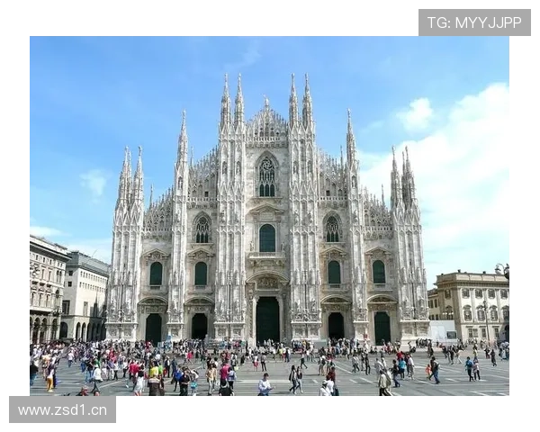 米兰国际:探索世界时尚之都的最新潮流与设计理念 米兰国际:探索世界时尚之都的最新潮流与设计理念